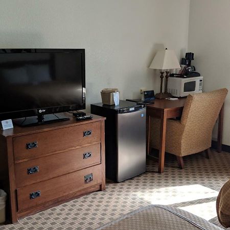 Boarders Inn And Suites By Cobblestone Hotels - Ripon Exteriör bild