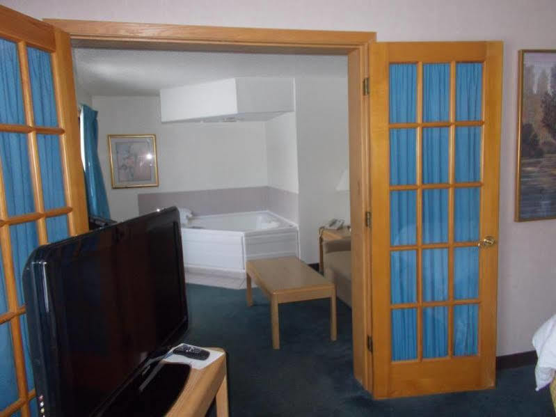 Boarders Inn And Suites By Cobblestone Hotels - Ripon Exteriör bild