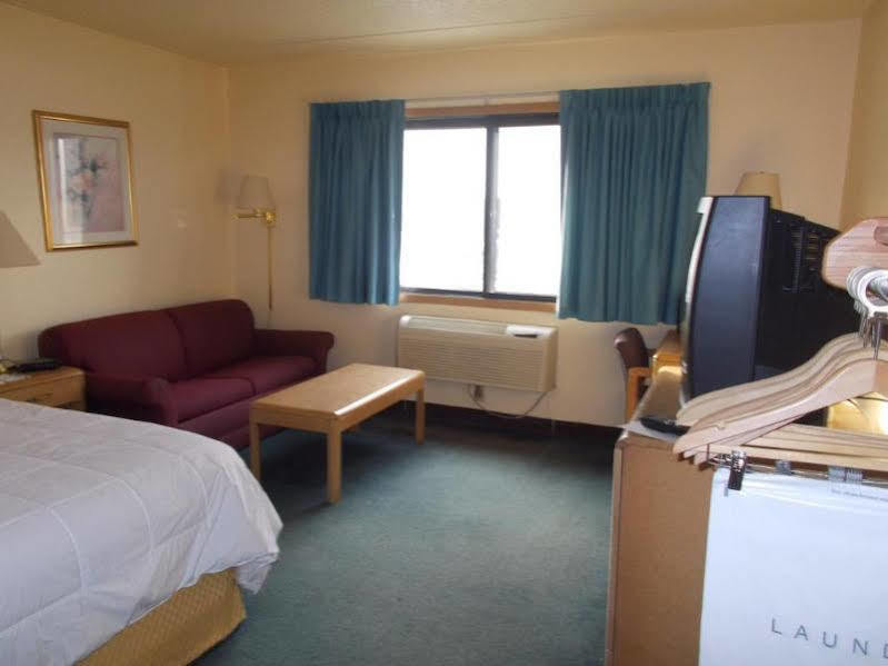 Boarders Inn And Suites By Cobblestone Hotels - Ripon Exteriör bild