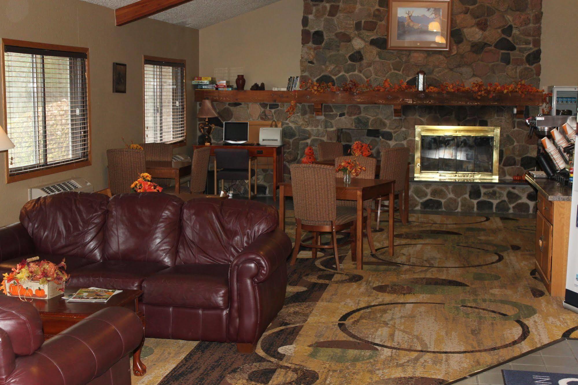 Boarders Inn And Suites By Cobblestone Hotels - Ripon Exteriör bild