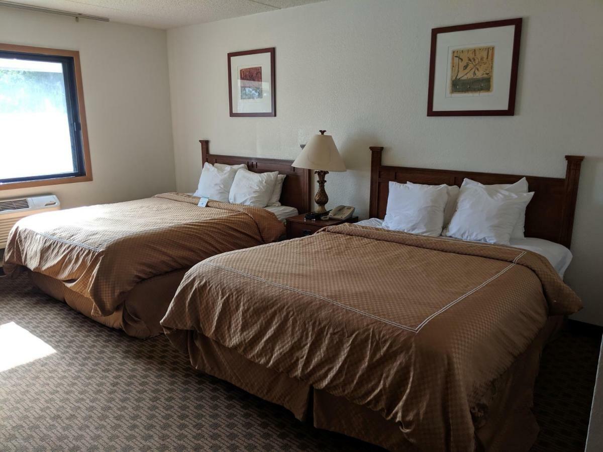 Boarders Inn And Suites By Cobblestone Hotels - Ripon Exteriör bild