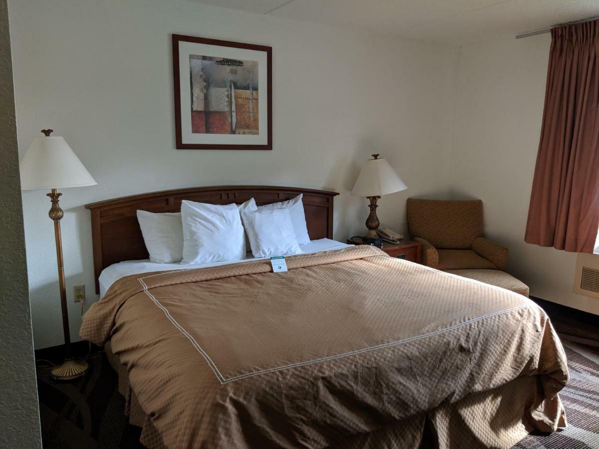 Boarders Inn And Suites By Cobblestone Hotels - Ripon Exteriör bild
