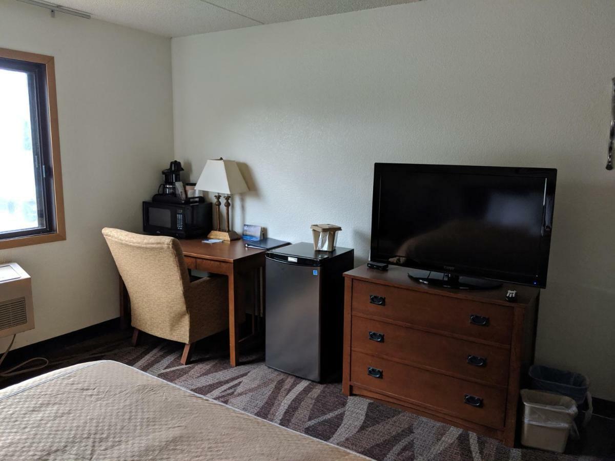 Boarders Inn And Suites By Cobblestone Hotels - Ripon Exteriör bild